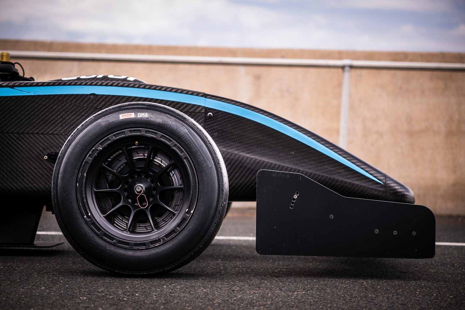 Détail mécanique d'une Formule Renault 2.0 Euroformula