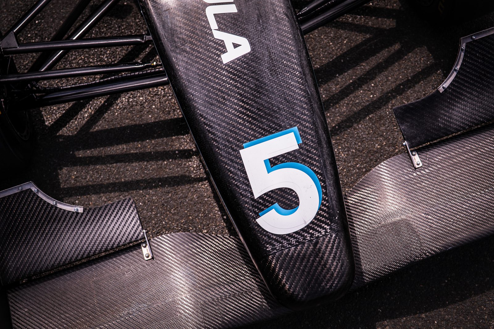 Détail mécanique d'une Formule Renault 2.0 Euroformula